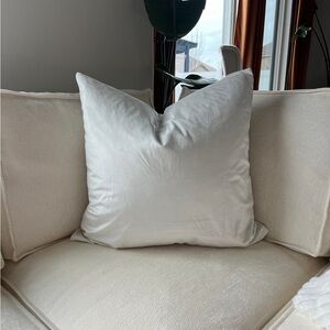 Set of 2 white euro pillow covers